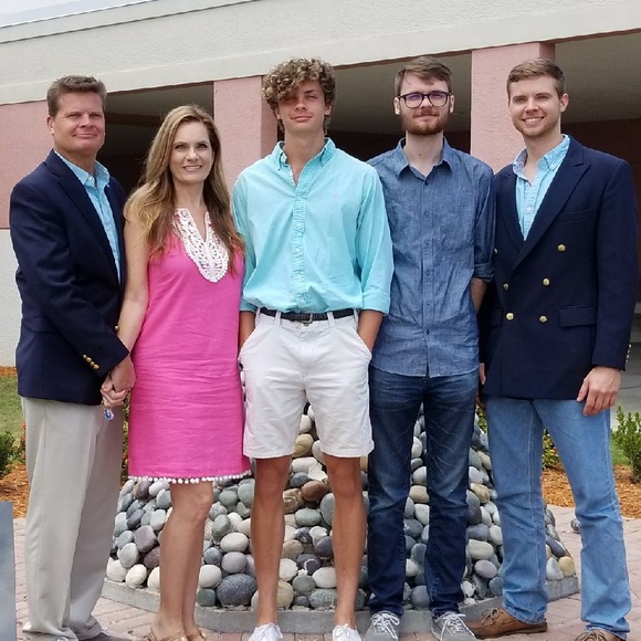 Meet your Posher, Erika - Picture 1 of 1